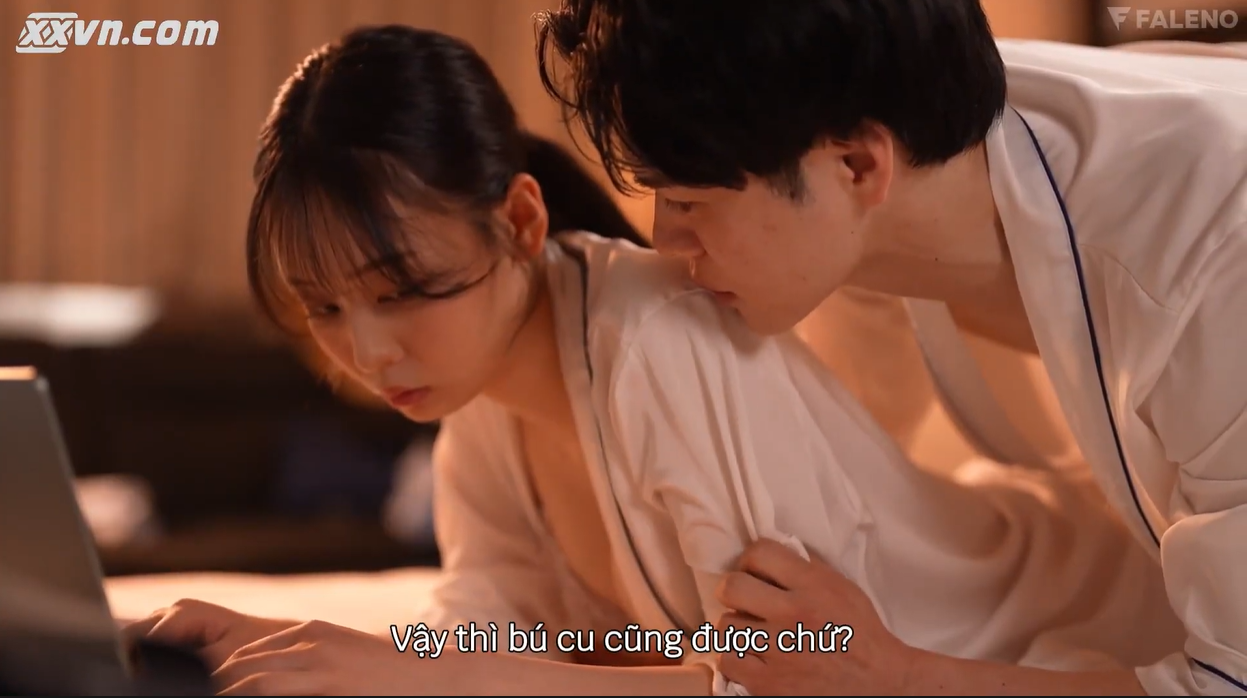 Em học sinh ngây thơ bị thây giáo của mình cưỡng hiếp